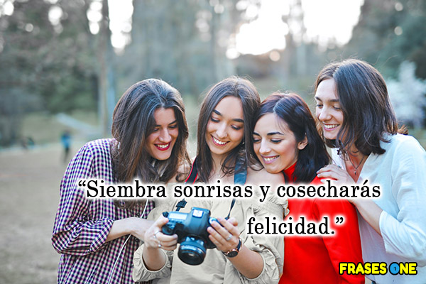 Las mejores palabras para que las descripciones de tus fotos sean populares entre tus amigos y familiares - Siembra sonrisas y cosecharás felicidad.